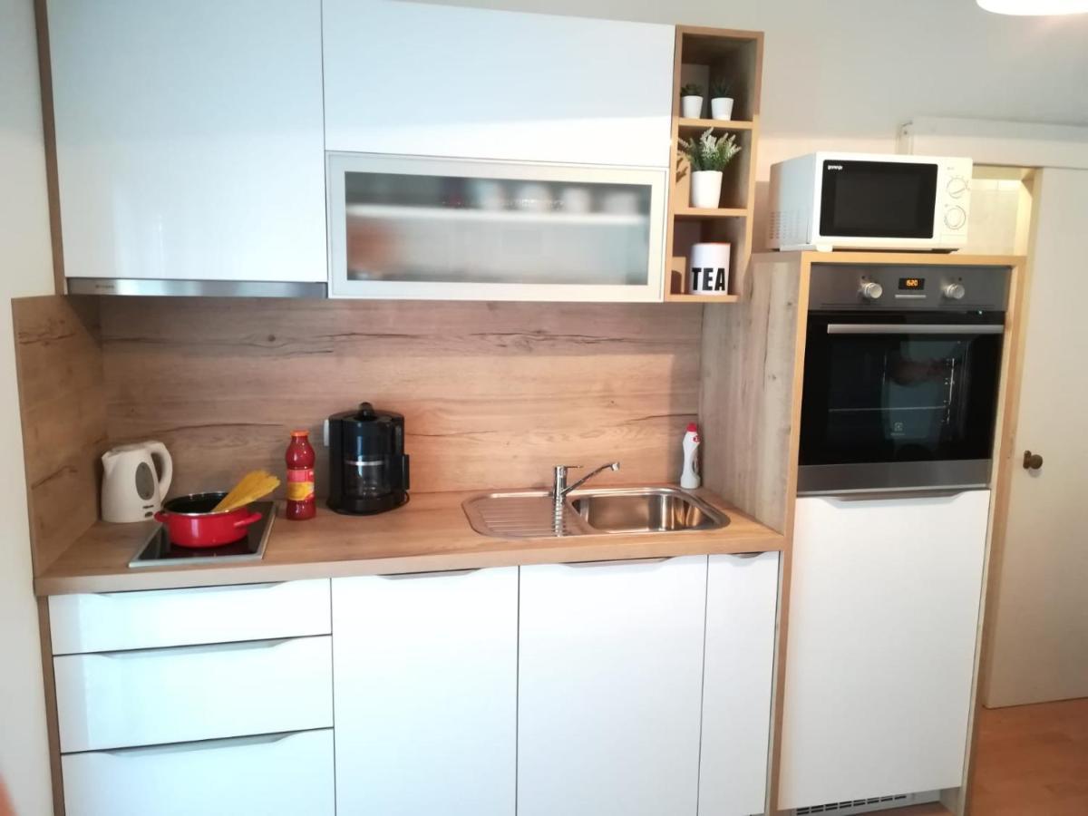 Apartment And Room Hudoletnjak シロ エクステリア 写真